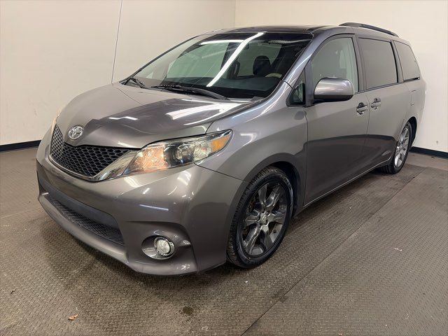 2011 Toyota Sienna SE 8-Passenger