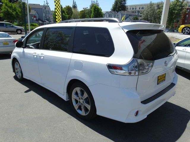 2011 Toyota Sienna SE