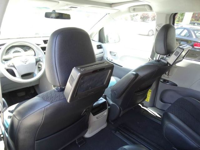 2011 Toyota Sienna SE