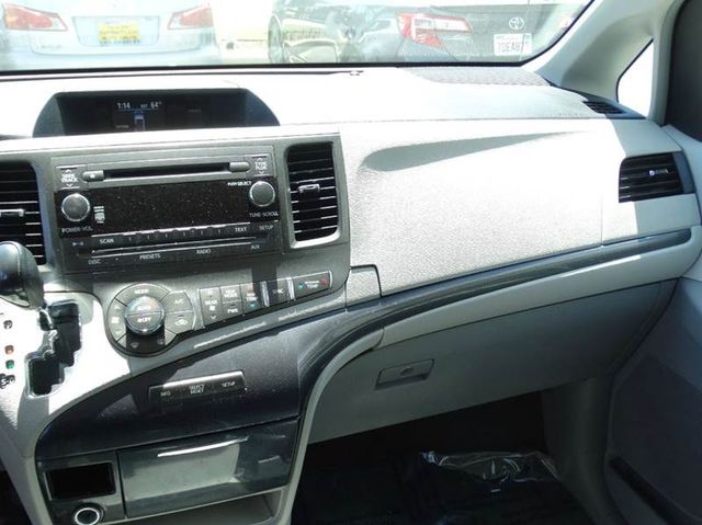 2011 Toyota Sienna SE