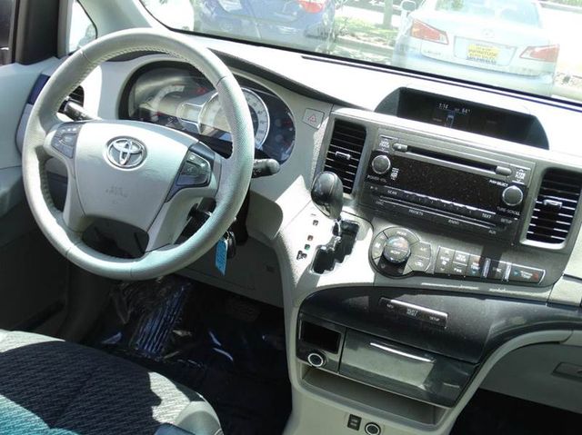 2011 Toyota Sienna SE