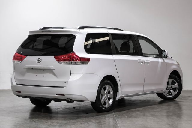 2011 Toyota Sienna LE 8-Passenger