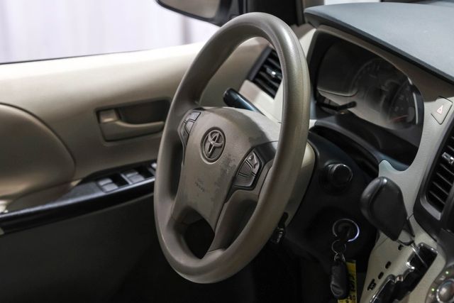 2011 Toyota Sienna LE 8-Passenger