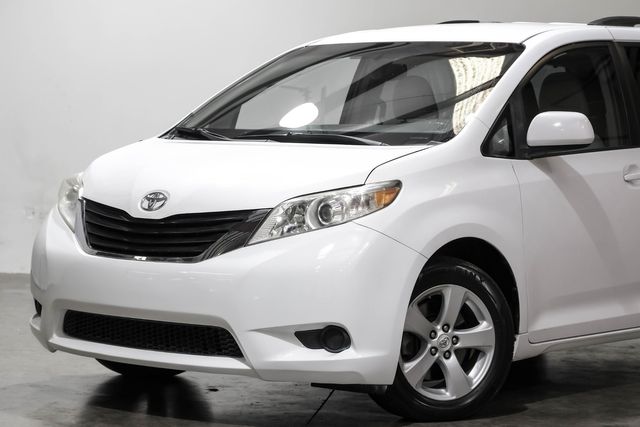2011 Toyota Sienna LE 8-Passenger