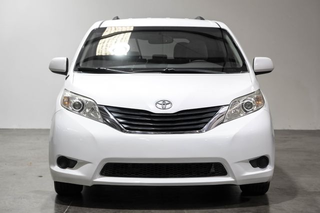 2011 Toyota Sienna LE 8-Passenger