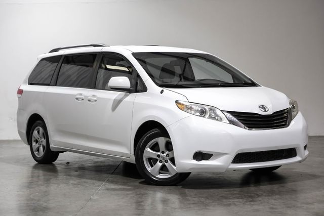 2011 Toyota Sienna LE 8-Passenger