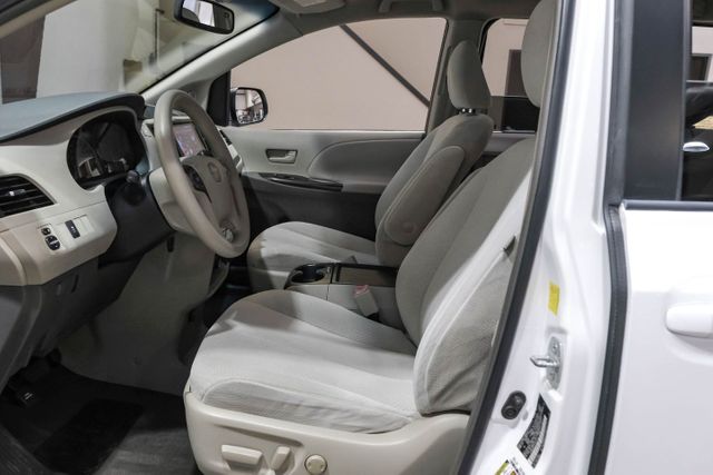 2011 Toyota Sienna LE 8-Passenger