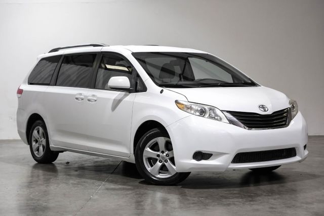 2011 Toyota Sienna LE 8-Passenger