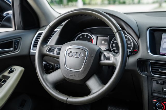 2012 Audi Q5 2.0T quattro Premium Plus | Addison, TX | Apex Auto Sports