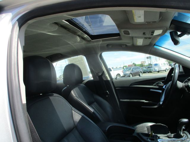 2012 Buick Regal Premium 1