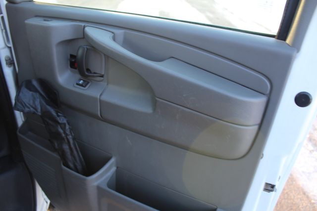 2012 Chevrolet Express Quigley 4x4 LT 2500 | Roscoe, IL | Autoland Outlets 2012 Chevrolet Express Quigley 4x4 LT 2500 | Roscoe, IL | Autoland Outlets