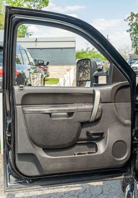 2012 Chevrolet Silverado 1500 LT CREW CAB V8 SPORT PKG / LOW MILE / CLEAN CARFAX | Austin, TX | Rocky Mountain Truck Stop Austin