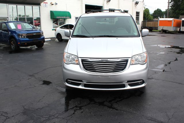 2012 Chrysler Town and Country Freedom Mobility Wheelchair Van Touring | Granite City, Illinois | MasterCars Company Inc.