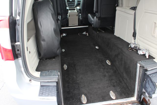 2012 Chrysler Town and Country Freedom Mobility Wheelchair Van Touring | Granite City, Illinois | MasterCars Company Inc.