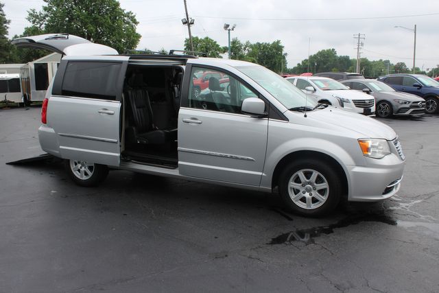 2012 Chrysler Town and Country Freedom Mobility Wheelchair Van Touring | Granite City, Illinois | MasterCars Company Inc. 2012 Chrysler Town and Country Freedom Mobility Wheelchair Van Touring | Granite City, Illinois | MasterCars Company Inc.