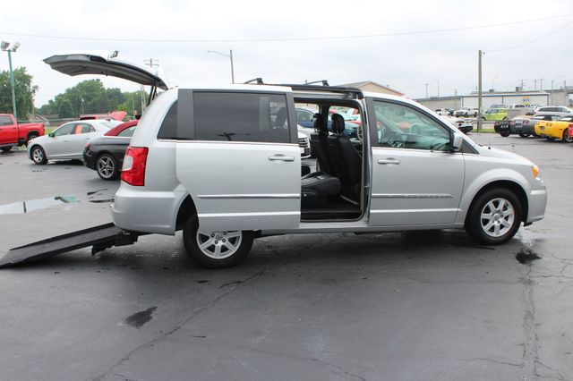 2012 Chrysler Town and Country Freedom Mobility Wheelchair Van Touring | Granite City, Illinois | MasterCars Company Inc. 2012 Chrysler Town and Country Freedom Mobility Wheelchair Van Touring | Granite City, Illinois | MasterCars Company Inc.