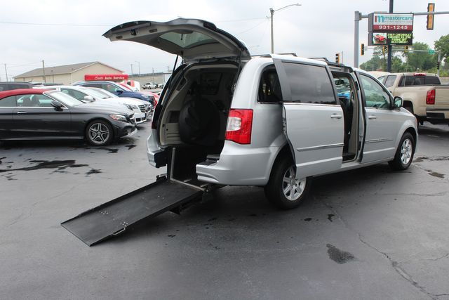 2012 Chrysler Town and Country Freedom Mobility Wheelchair Van Touring | Granite City, Illinois | MasterCars Company Inc.