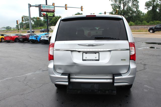 2012 Chrysler Town and Country Freedom Mobility Wheelchair Van Touring | Granite City, Illinois | MasterCars Company Inc. 2012 Chrysler Town and Country Freedom Mobility Wheelchair Van Touring | Granite City, Illinois | MasterCars Company Inc.
