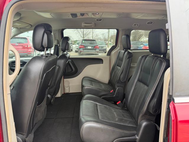 2012 Chrysler Town and Country Touring
