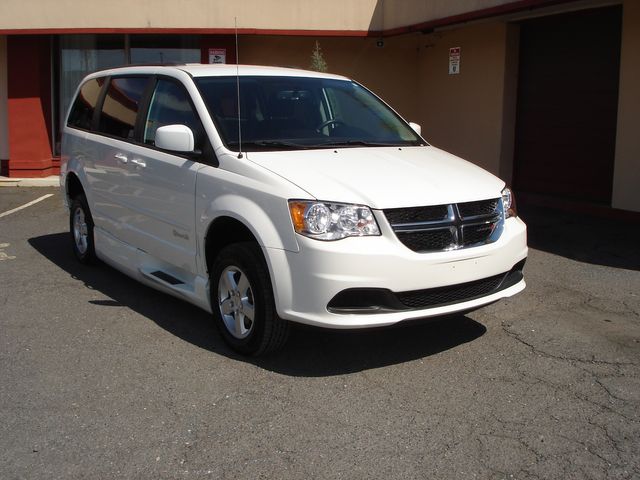 2012 Dodge Grand Caravan SXT w/Ramp | Charlotte, North Carolina | ADVENTURE VANS 2012 Dodge Grand Caravan SXT w/Ramp | Charlotte, North Carolina | ADVENTURE VANS