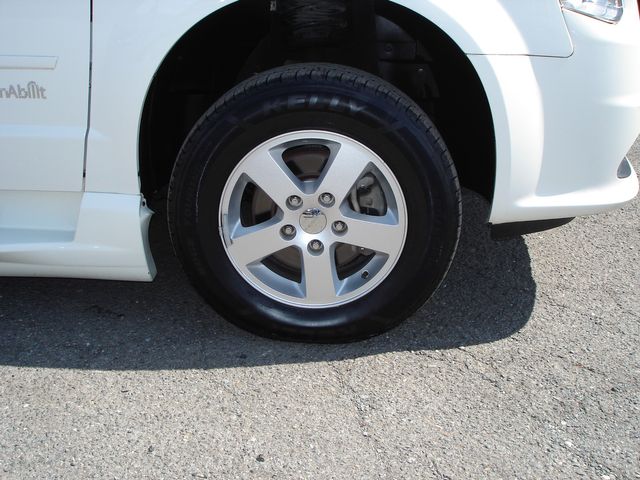 2012 Dodge Grand Caravan SXT w/Ramp | Charlotte, North Carolina | ADVENTURE VANS