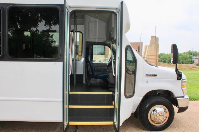 2012 Ford E-350 13 Passenger Starcraft Shuttle Bus With Wheelchair Lift | Irving, Texas | Lonestar Automart Inc. 2012 Ford E-350 13 Passenger Starcraft Shuttle Bus With Wheelchair Lift | Irving, Texas | Lonestar Automart Inc.