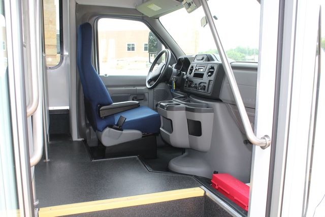2012 Ford E-350 13 Passenger Starcraft Shuttle Bus With Wheelchair Lift | Irving, Texas | Lonestar Automart Inc. 2012 Ford E-350 13 Passenger Starcraft Shuttle Bus With Wheelchair Lift | Irving, Texas | Lonestar Automart Inc.