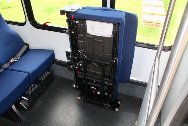 2012 Ford E-350 13 Passenger Starcraft Shuttle Bus With Wheelchair Lift | Irving, Texas | Lonestar Automart Inc. 2012 Ford E-350 13 Passenger Starcraft Shuttle Bus With Wheelchair Lift | Irving, Texas | Lonestar Automart Inc.