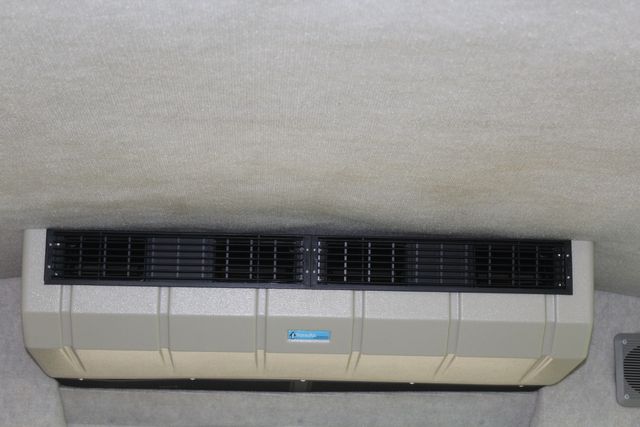 2012 Ford E-350 13 Passenger Starcraft Shuttle Bus With Wheelchair Lift | Irving, Texas | Lonestar Automart Inc. 2012 Ford E-350 13 Passenger Starcraft Shuttle Bus With Wheelchair Lift | Irving, Texas | Lonestar Automart Inc.