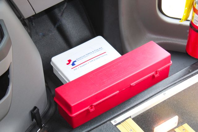 2012 Ford E-350 13 Passenger Starcraft Shuttle Bus With Wheelchair Lift | Irving, Texas | Lonestar Automart Inc. 2012 Ford E-350 13 Passenger Starcraft Shuttle Bus With Wheelchair Lift | Irving, Texas | Lonestar Automart Inc.