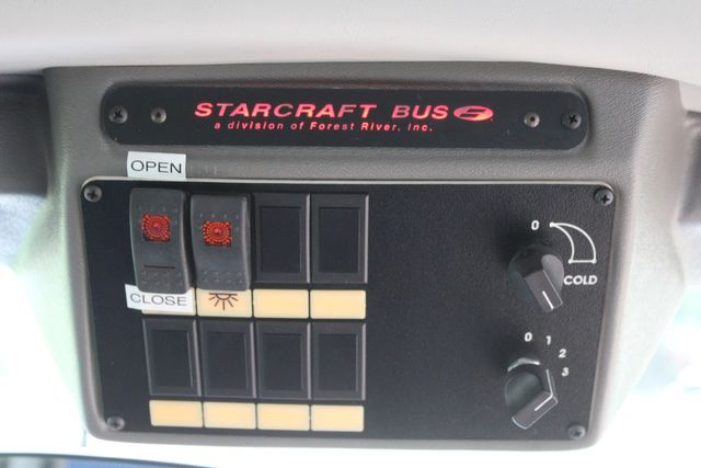 2012 Ford E-350 13 Passenger Starcraft Shuttle Bus With Wheelchair Lift | Irving, Texas | Lonestar Automart Inc.