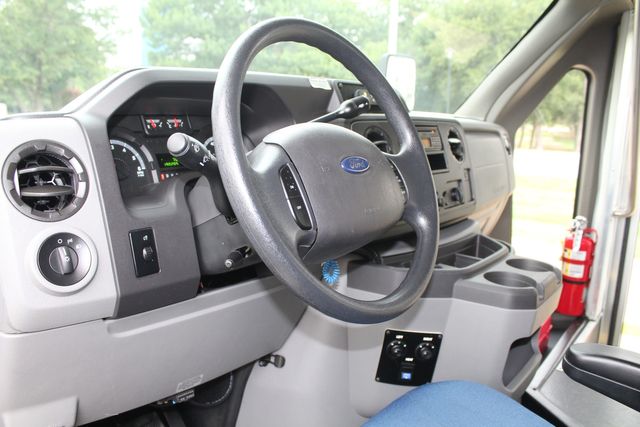 2012 Ford E-350 13 Passenger Starcraft Shuttle Bus With Wheelchair Lift | Irving, Texas | Lonestar Automart Inc. 2012 Ford E-350 13 Passenger Starcraft Shuttle Bus With Wheelchair Lift | Irving, Texas | Lonestar Automart Inc.