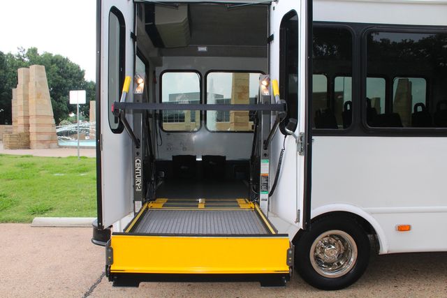 2012 Ford E-350 13 Passenger Starcraft Shuttle Bus With Wheelchair Lift | Irving, Texas | Lonestar Automart Inc.