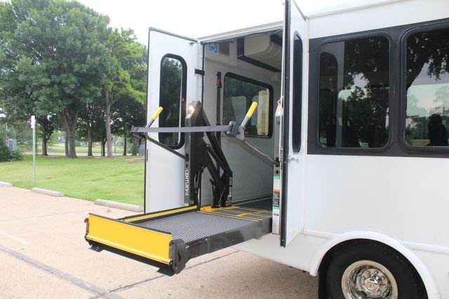 2012 Ford E-350 13 Passenger Starcraft Shuttle Bus With Wheelchair Lift | Irving, Texas | Lonestar Automart Inc. 2012 Ford E-350 13 Passenger Starcraft Shuttle Bus With Wheelchair Lift | Irving, Texas | Lonestar Automart Inc.
