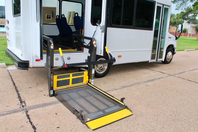 2012 Ford E-350 13 Passenger Starcraft Shuttle Bus With Wheelchair Lift | Irving, Texas | Lonestar Automart Inc. 2012 Ford E-350 13 Passenger Starcraft Shuttle Bus With Wheelchair Lift | Irving, Texas | Lonestar Automart Inc.