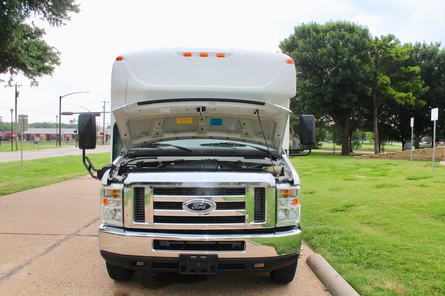 2012 Ford E-350 13 Passenger Starcraft Shuttle Bus With Wheelchair Lift | Irving, Texas | Lonestar Automart Inc. 2012 Ford E-350 13 Passenger Starcraft Shuttle Bus With Wheelchair Lift | Irving, Texas | Lonestar Automart Inc.