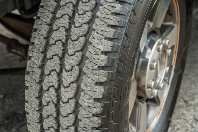 2012 Ford F-250 Super Duty Lariat CREW CAB STYLESIDE / 6.7L / WELL MAINTAINED | Austin, TX | Rocky Mountain Truck Stop Austin