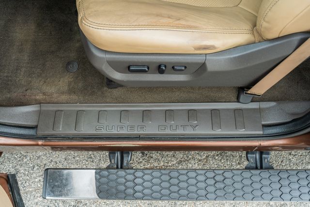 2012 Ford F-250 Super Duty Lariat CREW CAB STYLESIDE / 6.7L / WELL MAINTAINED | Austin, TX | Rocky Mountain Truck Stop Austin 2012 Ford F-250 Super Duty Lariat CREW CAB STYLESIDE / 6.7L / WELL MAINTAINED | Austin, TX | Rocky Mountain Truck Stop Austin