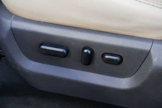 2012 Ford F-250 Super Duty Lariat CREW CAB FX4 / CLEAN CARFAX / WELL SERVICED | Austin, TX | Rocky Mountain Truck Stop Austin