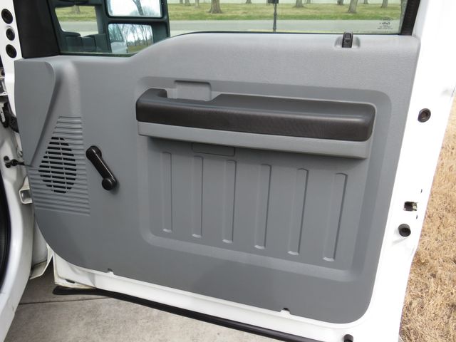 2012 Ford F-250 Super Duty XL w/Knapheide Utility Bed