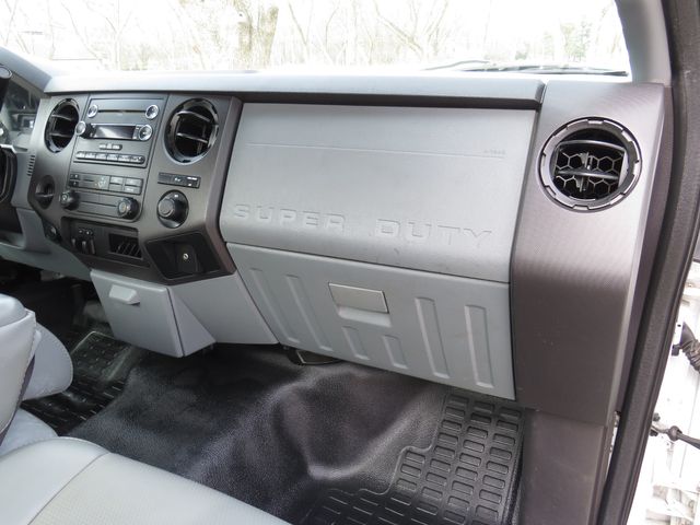 2012 Ford F-250 Super Duty XL w/Knapheide Utility Bed