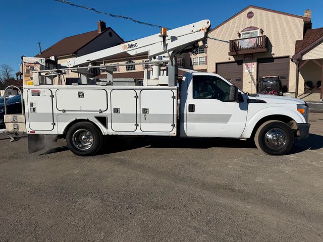 2012 Ford F-350 Super Duty 35' Altec