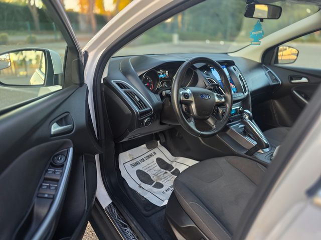 2012 Ford Focus Titanium | Reseda, CA | Angeles Auto Alliance 2012 Ford Focus Titanium | Reseda, CA | Angeles Auto Alliance