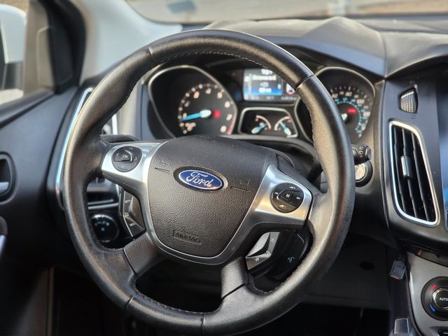 2012 Ford Focus Titanium | Reseda, CA | Angeles Auto Alliance 2012 Ford Focus Titanium | Reseda, CA | Angeles Auto Alliance