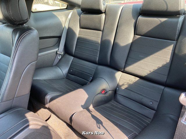 2012 Ford Mustang V6 Coupe 6-Speed Automatic W68K