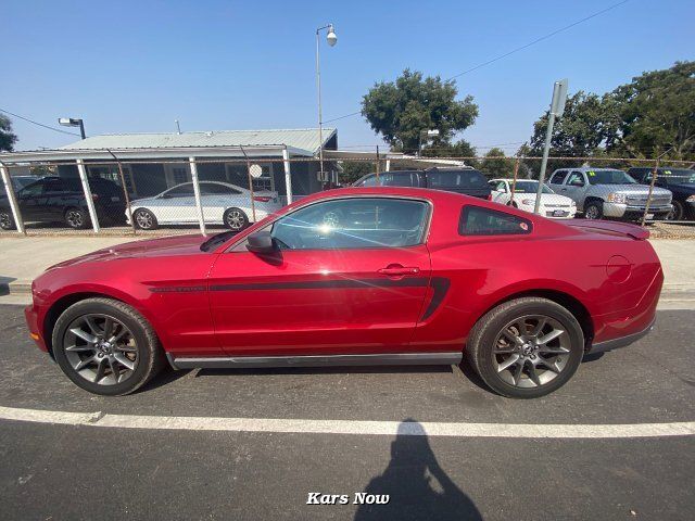 2012 Ford Mustang V6 Coupe 6-Speed Automatic W68K