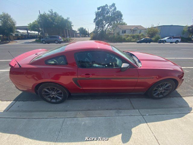 2012 Ford Mustang V6 Coupe 6-Speed Automatic W68K