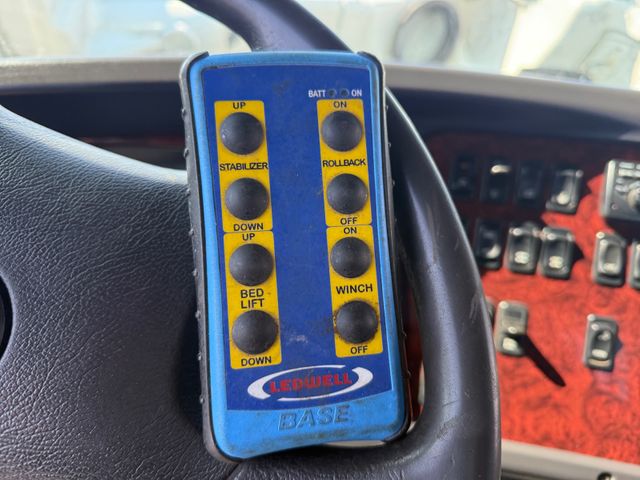 2012 Freightliner 114SD | Canton, Ohio | Ohio Auto Warehouse LLC 2012 Freightliner 114SD | Canton, Ohio | Ohio Auto Warehouse LLC