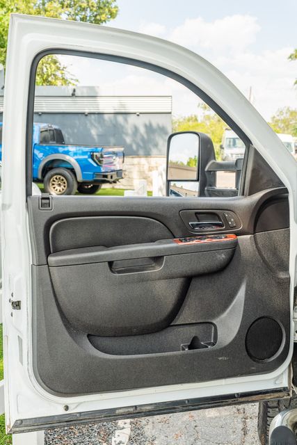 2012 GMC Sierra 2500HD SLT CREW CAB Z71 / DURAMAX DIESEL 4X4 W/ UPGRADES | Austin, TX | Rocky Mountain Truck Stop Austin 2012 GMC Sierra 2500HD SLT CREW CAB Z71 / DURAMAX DIESEL 4X4 W/ UPGRADES | Austin, TX | Rocky Mountain Truck Stop Austin