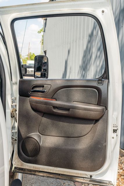 2012 GMC Sierra 2500HD SLT CREW CAB Z71 / DURAMAX DIESEL 4X4 W/ UPGRADES | Austin, TX | Rocky Mountain Truck Stop Austin 2012 GMC Sierra 2500HD SLT CREW CAB Z71 / DURAMAX DIESEL 4X4 W/ UPGRADES | Austin, TX | Rocky Mountain Truck Stop Austin